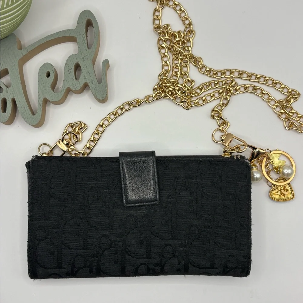 Elegant Christian Dior Wallet on Chain - Picture 3 of 14